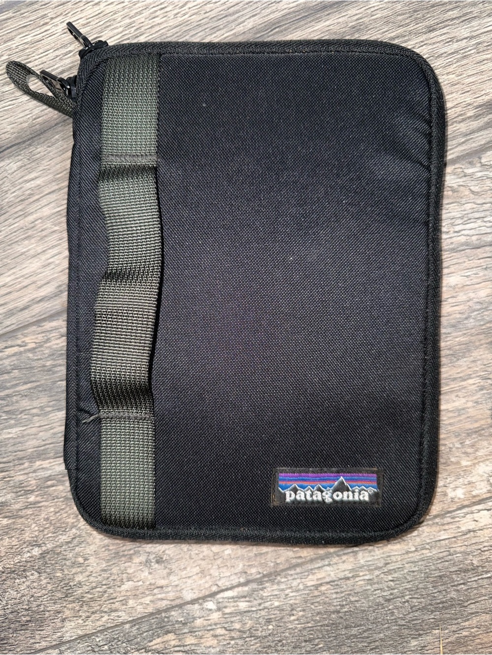 Patagonia Padded Tablet Case-Zip Around-For Kindle IPad Etc-Black-6.5" x 9"